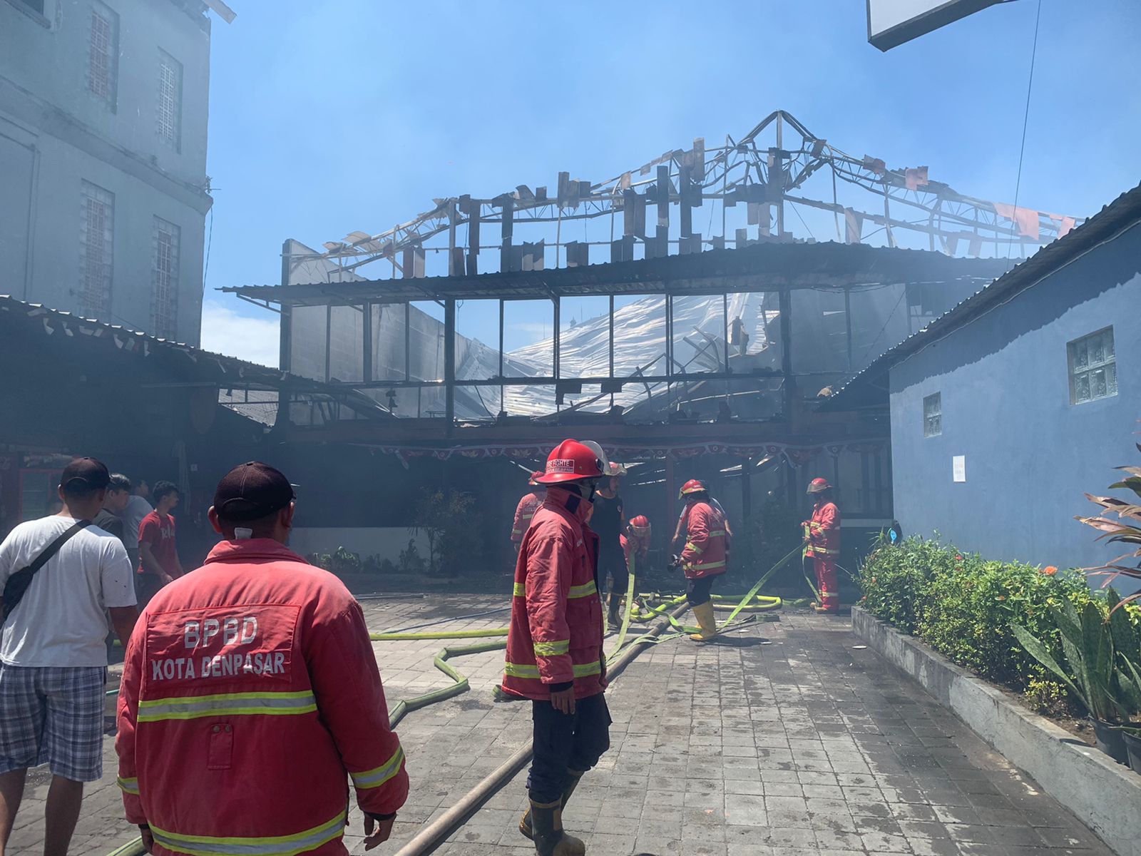 Warung Kopi Joglo dan Toko Frozen Food Ludes Terbakas