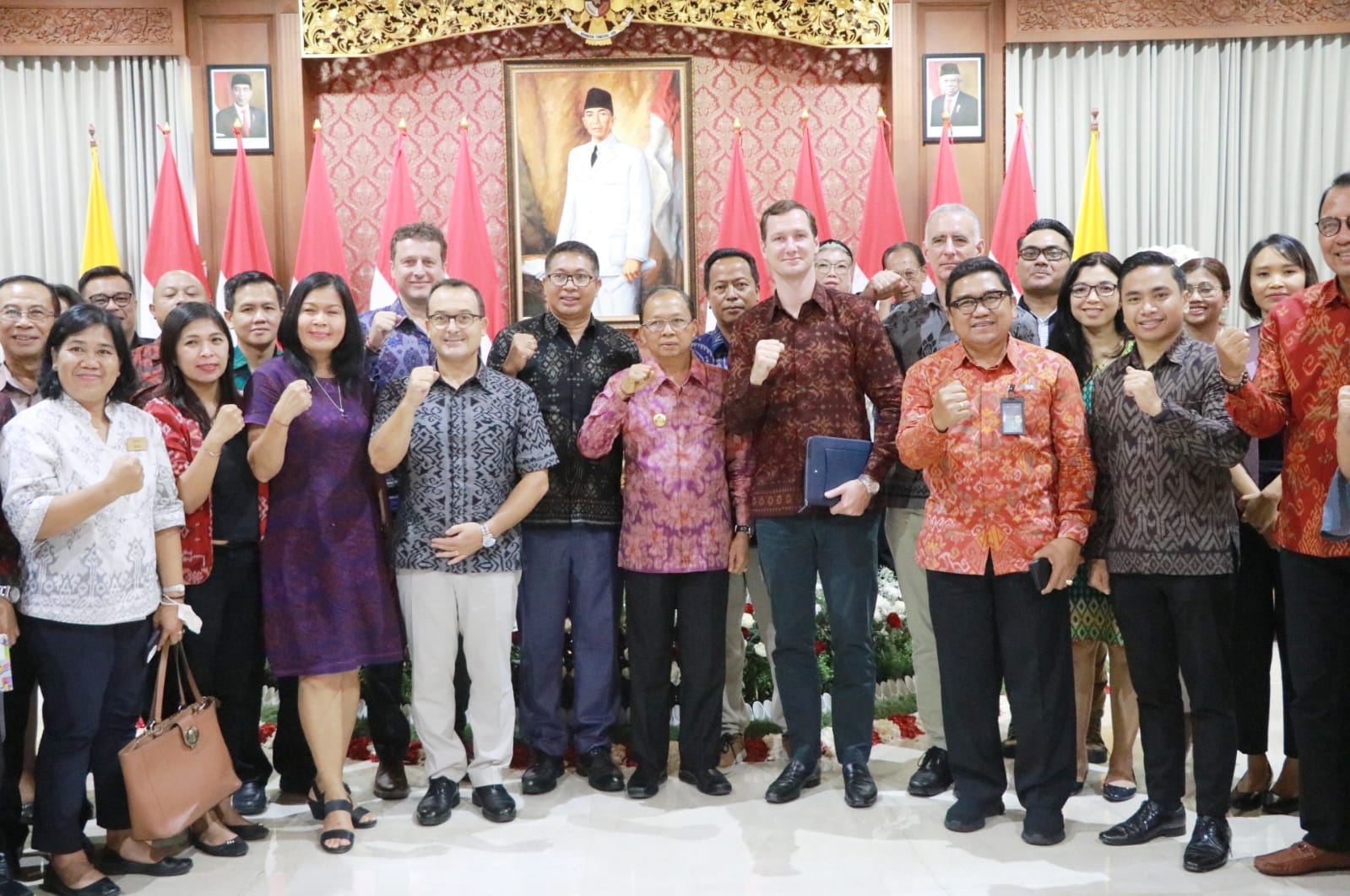 Gubernur Koster Ajak Manajer Hotel Hidangkan Produk Lokal Bali ke Delegasi Presidensi G20