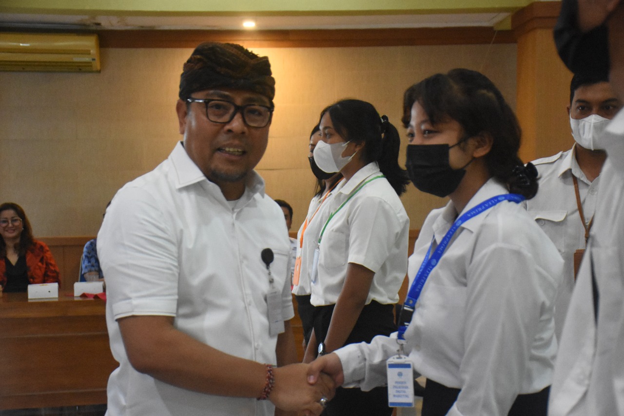 Tingkatkan Kompetensi SDM, Wawali Arya Wibawa Buka Pelatihan Pastry dan Digital Marketing