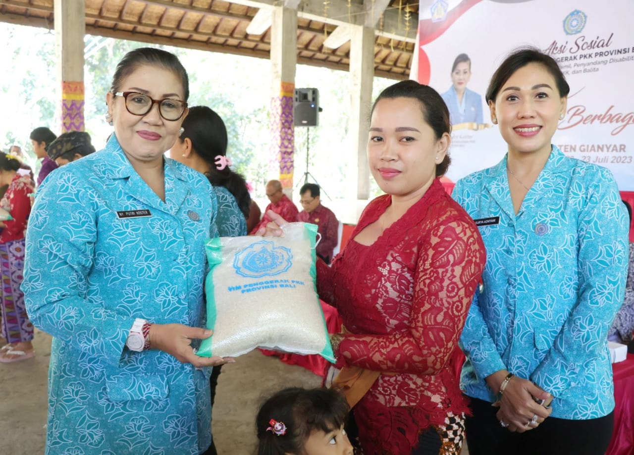 TP PKK Provinsi Bali Gelar Aksi Sosial “Menyapa dan Berbagi” di Kabupaten Gianyar