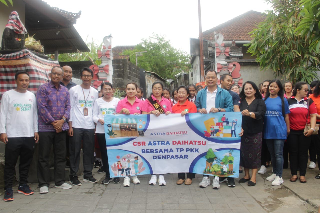 Ny. Antari Jaya Negara Salurkan Bantuan CSR Kepada SDN 9 Padangsambian