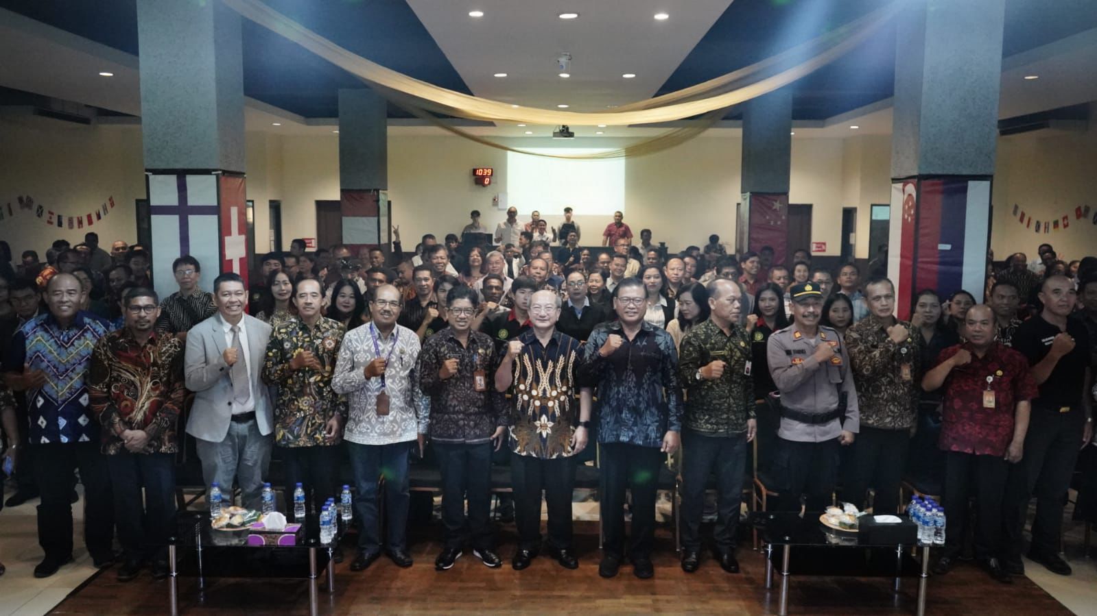 Sekda Alit Wiradana Hadiri Ibadah Paskah MPUK Denpasar, Komitmen Wujudkan Kerukunan Umat Beragama