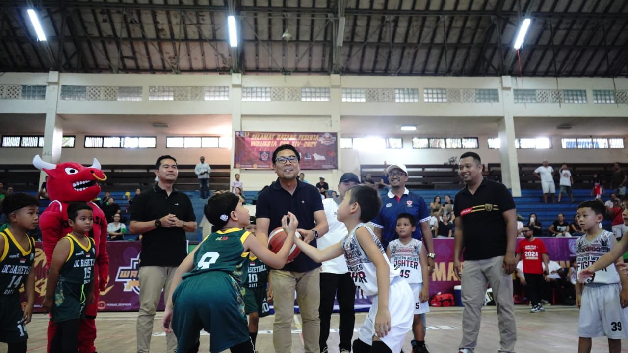 Wawali Arya Wibawa Buka Kejuaraan Bola Basket Piala Walikota