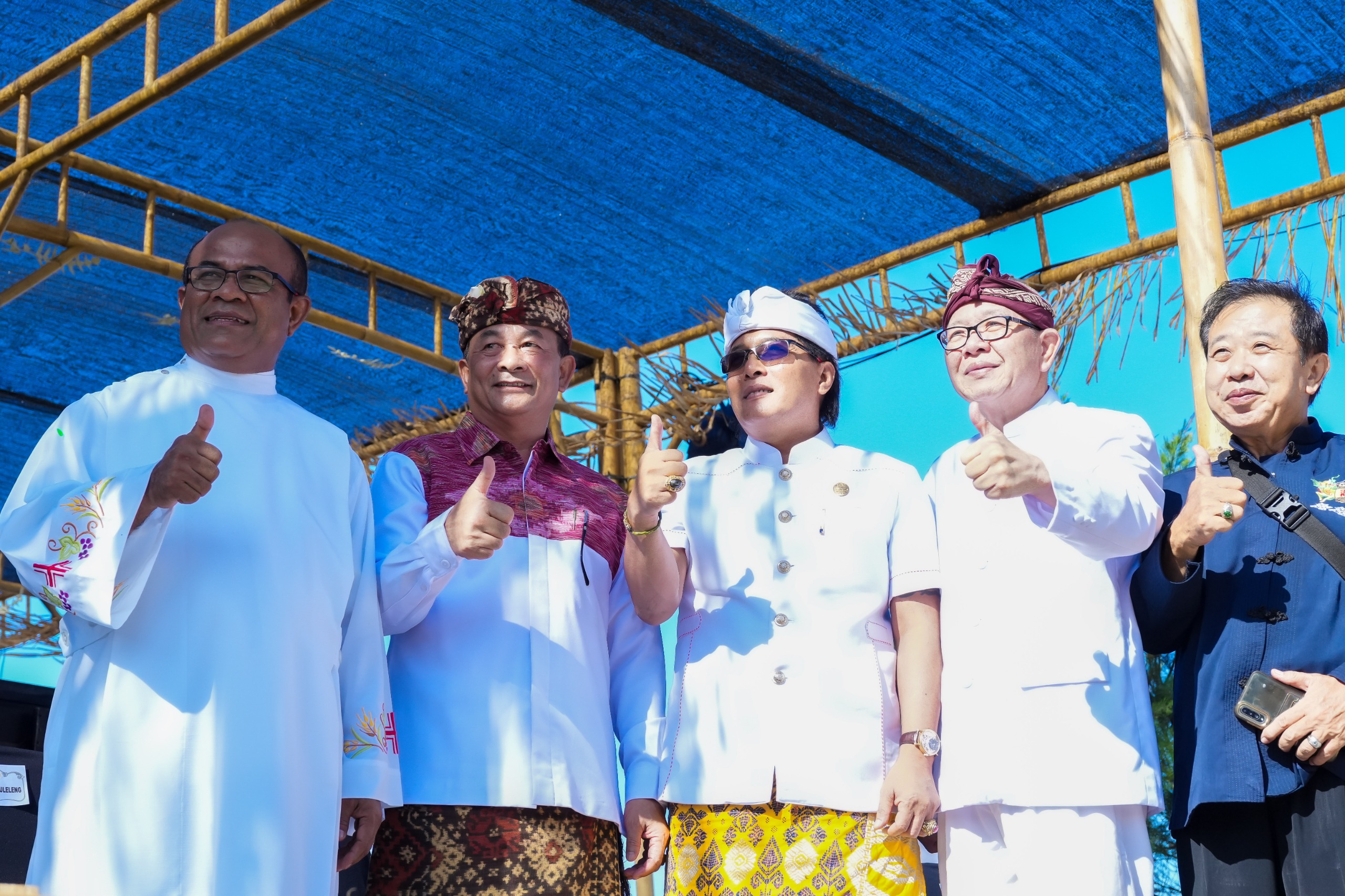 Serangkaian WWF Ke-10, Bupati Giri Prasta Hadiri Upacara Ritual Segara Kerthi