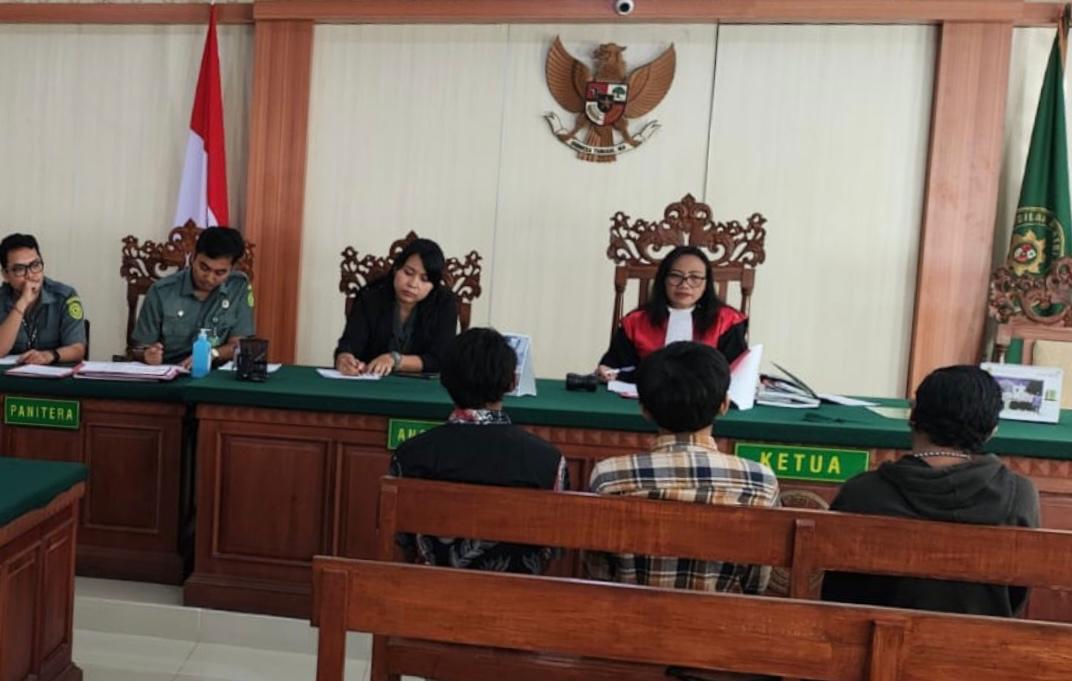 Langgar Ketertiban Umum, Manusia Silver dan Badut Jalani Sidang Tipiring