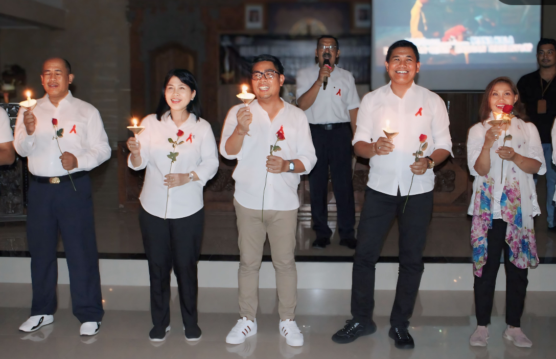 Malam Renungan Hari AIDS Nusantara, Wawali Arya Wibawa Ajak Masyarakat Stop Penyebaran HIV/AIDS