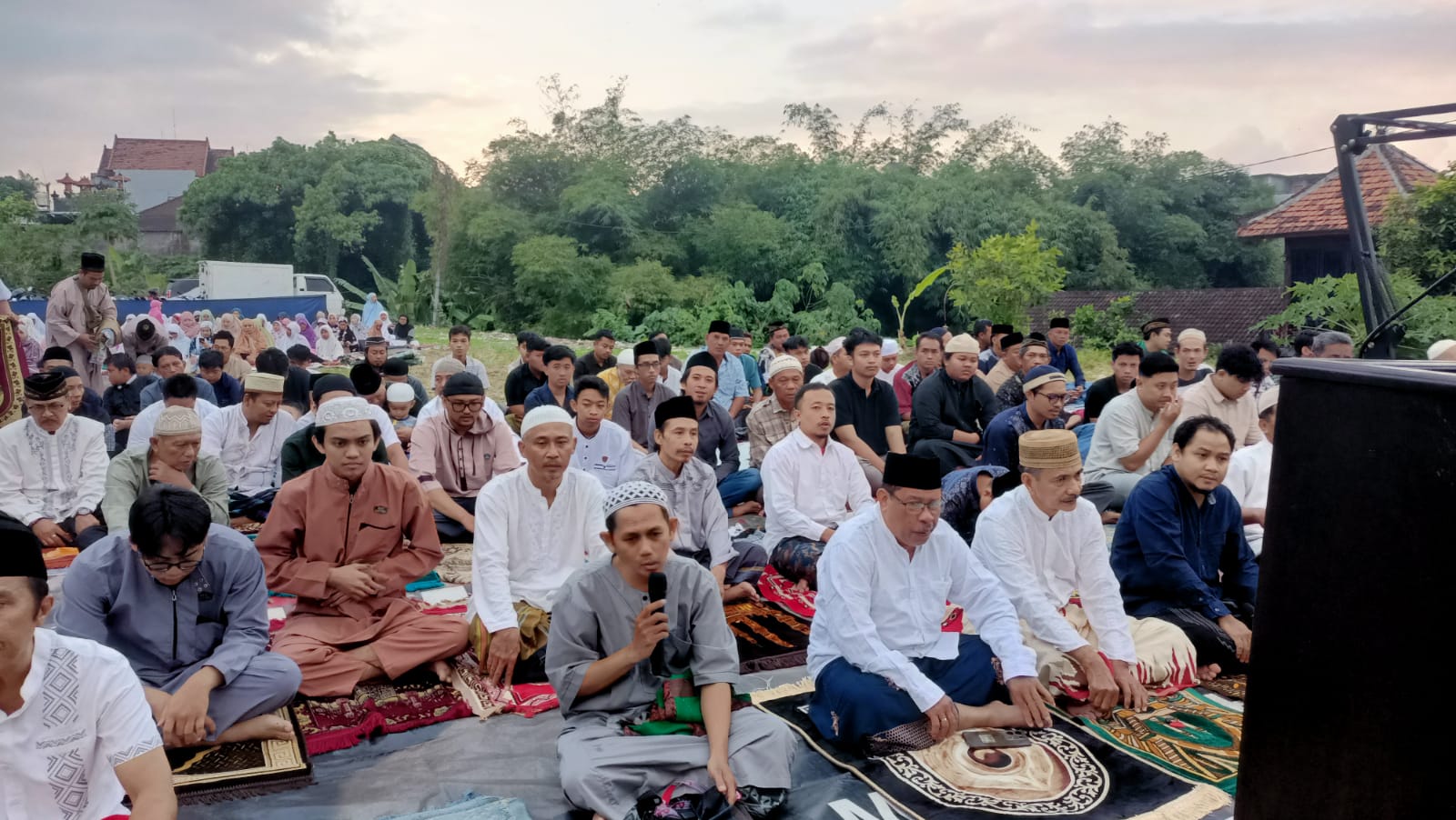 Sholat Idul Adha 1445 H Dilaksanakan di Lapangan Fasum Tegal Kori Kaja
