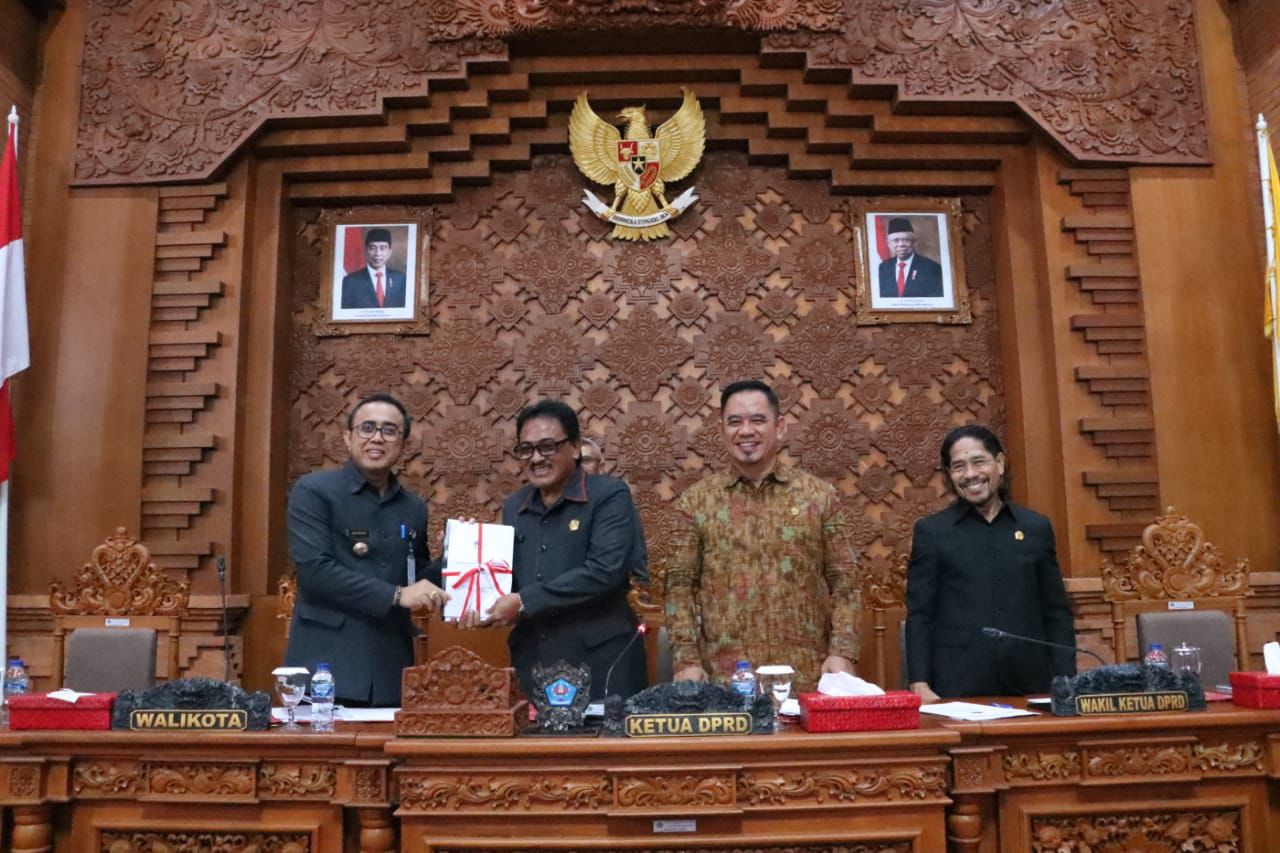 Dari Rapat Paripurna Ke-10 Masa Persidangan II DPRD Denpasar, Walikota Jaya Negara Sampaikan Ranperda Pertanggungjawaban APBD TA 2023