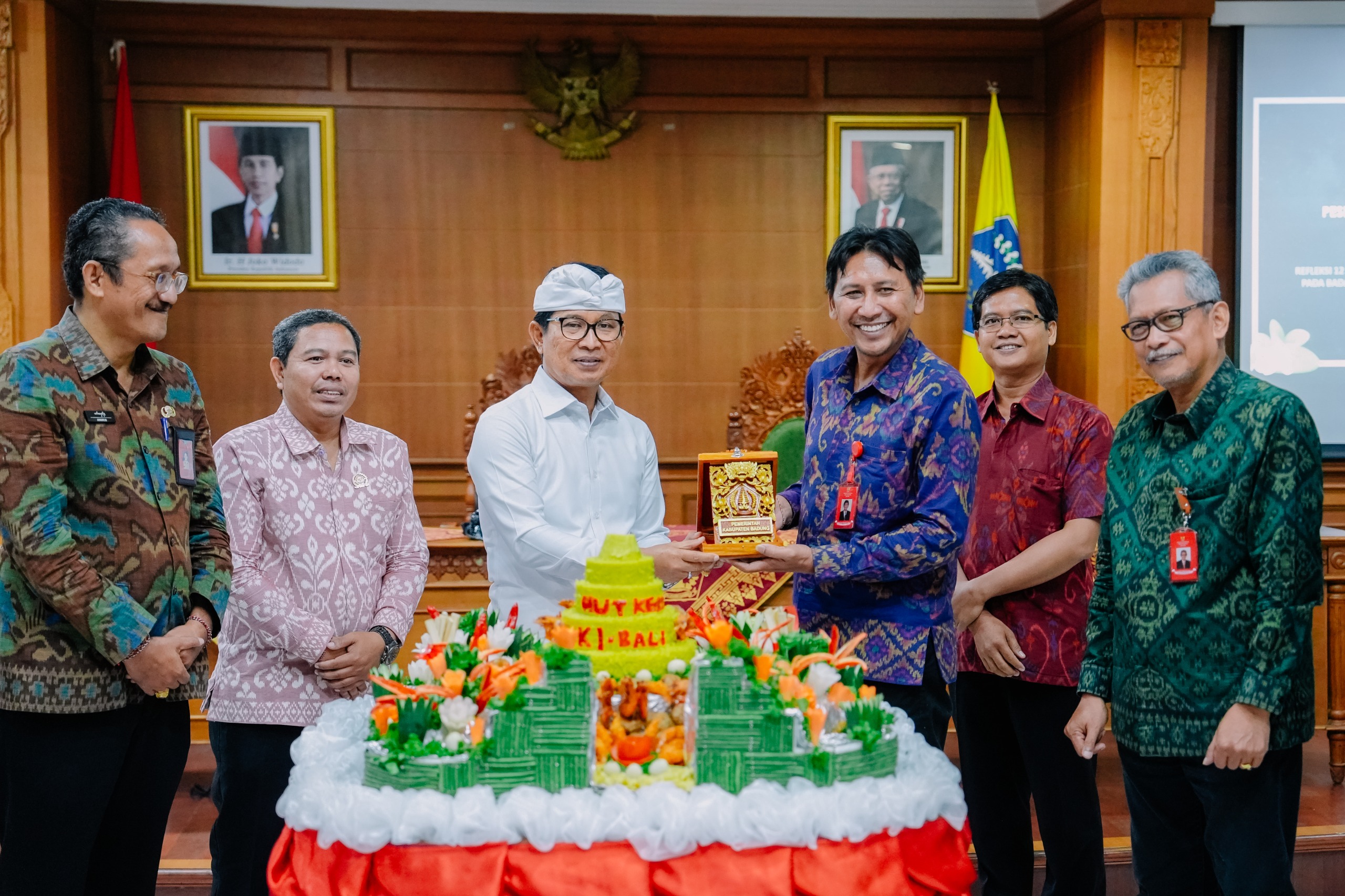 Sekda Adi Arnawa Buka Sosialisasi Keterbukaan Informasi Publik