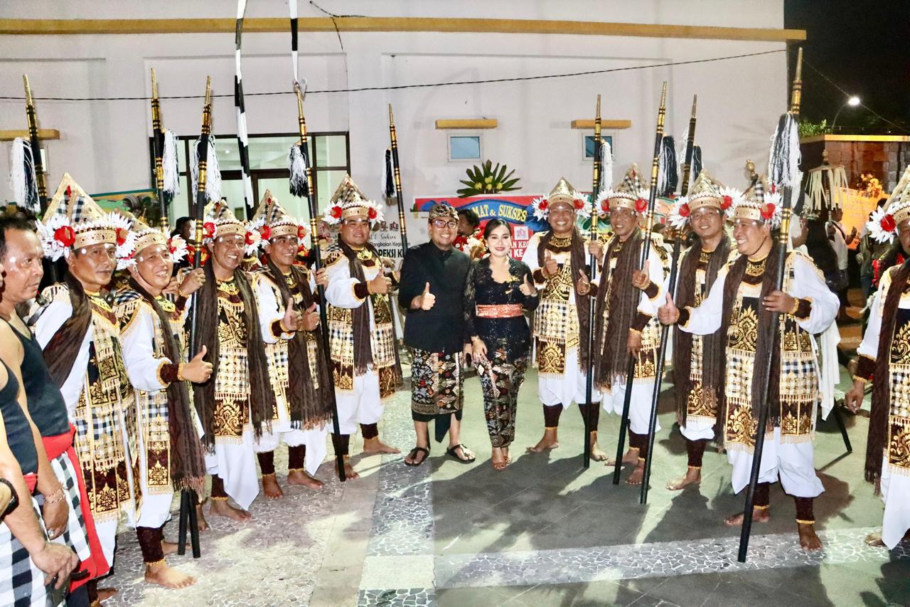 Wawali Arya Wibawa Semangati Kontingen Denpasar Berlaga di Karnaval Budaya  Rakernas APEKSI XVII di Balikpapan