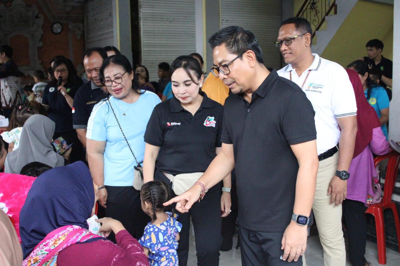 Peringati HUT Ke-78 Bhayangkara Gelar Bakti Kesehatan di Banjar Yang Batu Kauh