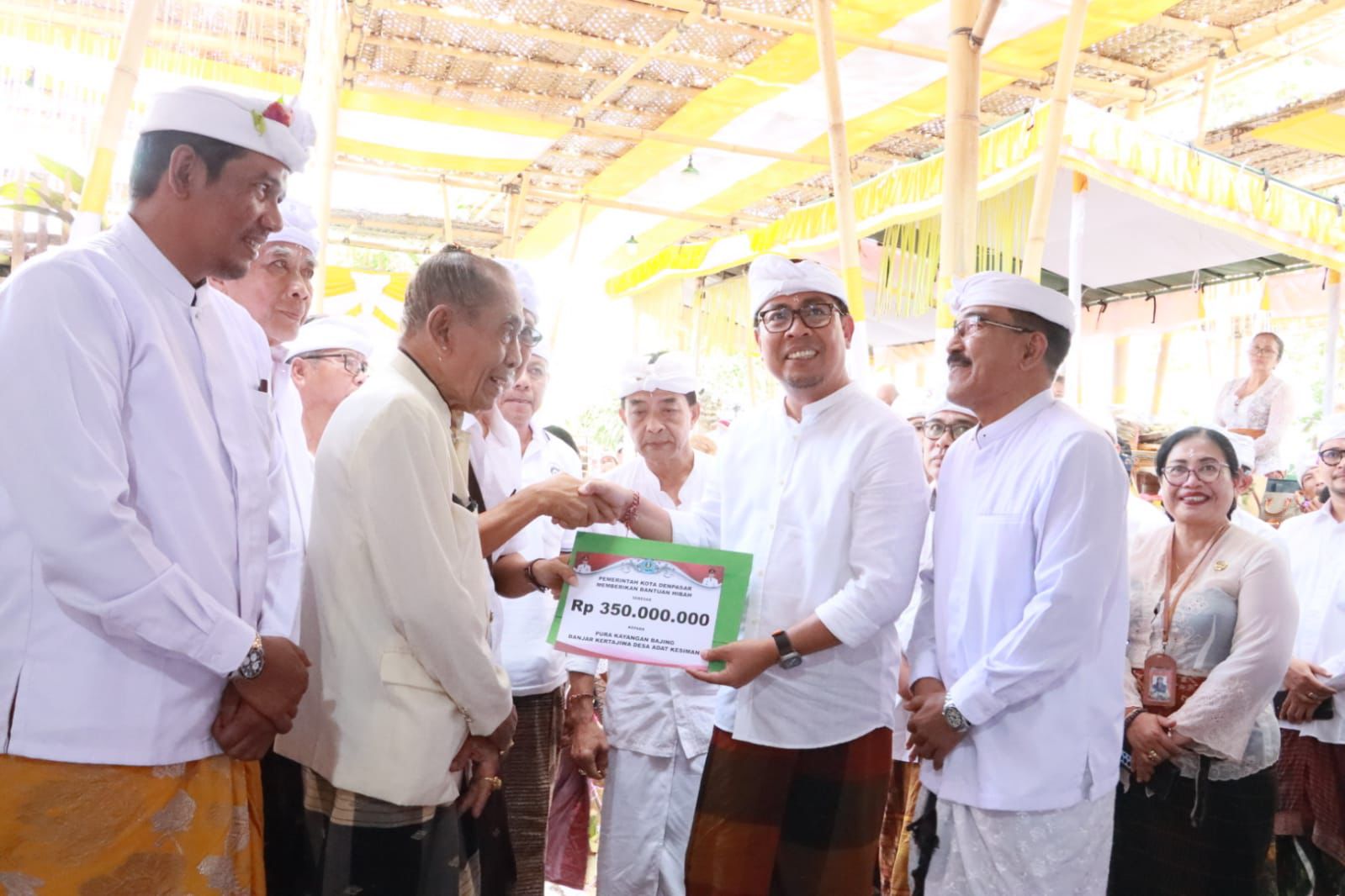 Wawali Kota Arya Wibawa Hadiri Karya di Pura Kahyangan Bajing, Br. Kertajiwa