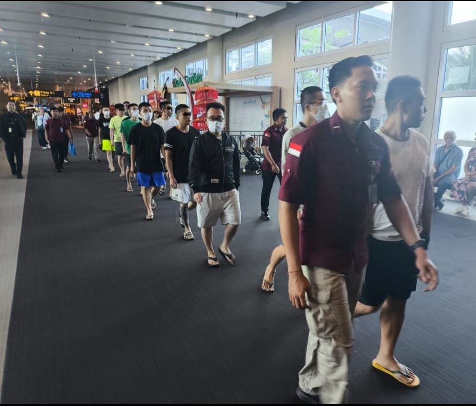 Salahguna Izin Tinggal dan Pelaku Kejahatan Siber, 16 WN Taiwan Dideportasi Rudenim Denpasar