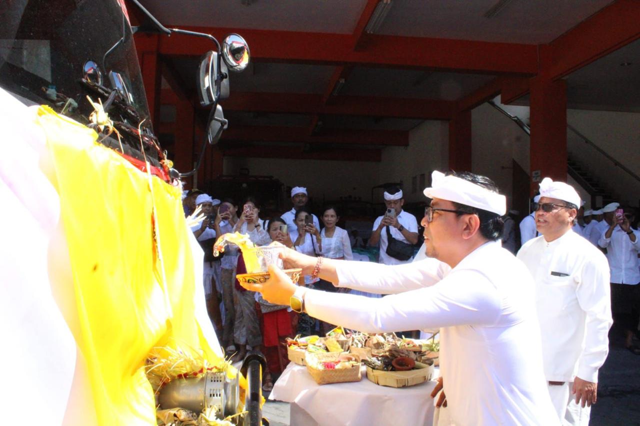 Damkar Denpasar Tambah Armada Baru, Wawali Arya Wibawa Dorong Optimalisasi Pelayanan Kegawatdaruratan