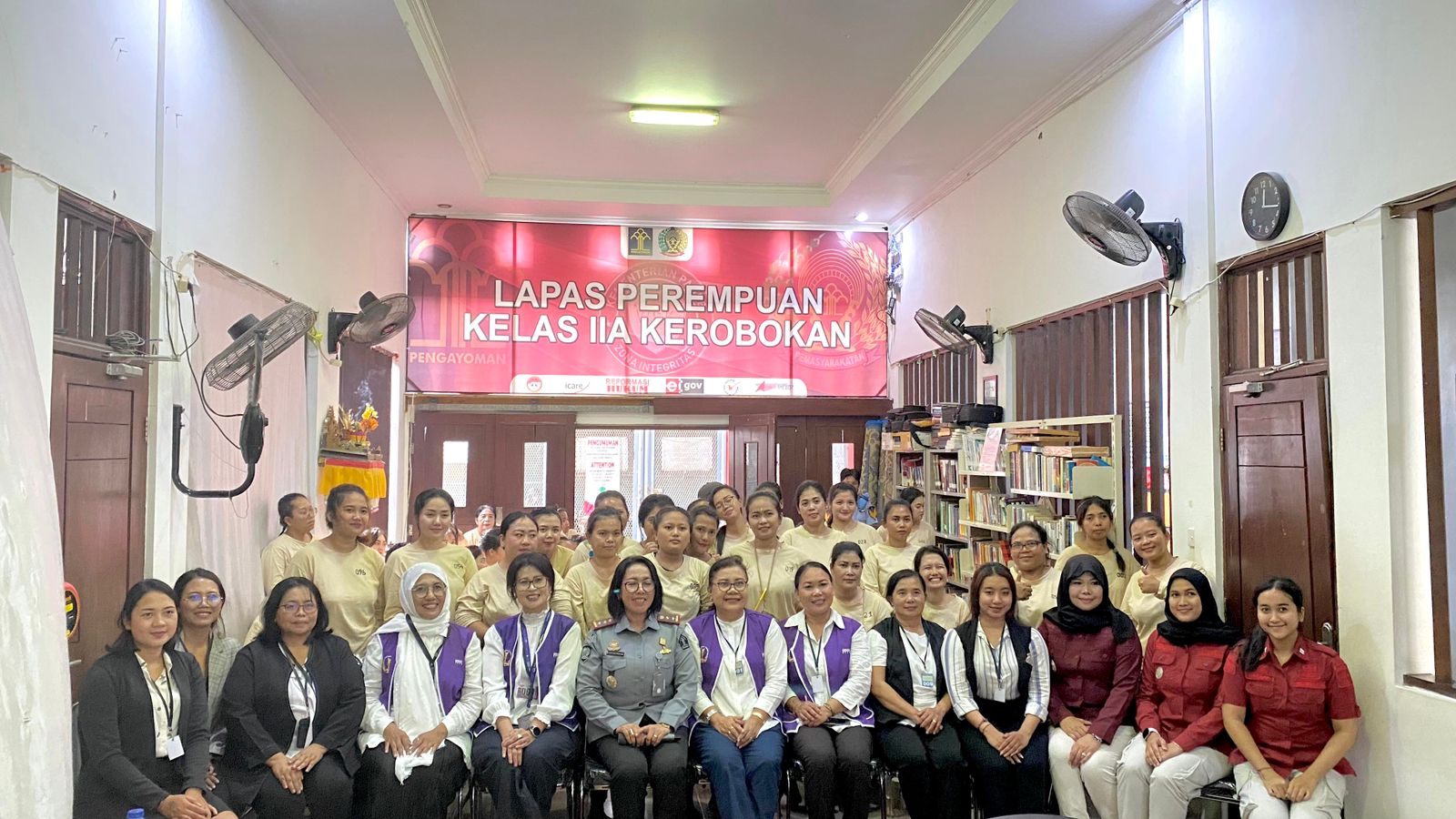 Puluhan Warga Binaan LPP Kerobokan Ikuti Tes Tulis Pendaftaran Calon Mahasiswa Baru STIE