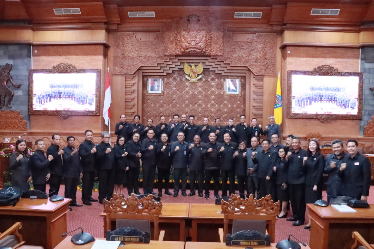 Penutupan Rapat Paripurna DPRD Denpasar, Seluruh Fraksi Setujui Ranperda TA 2024