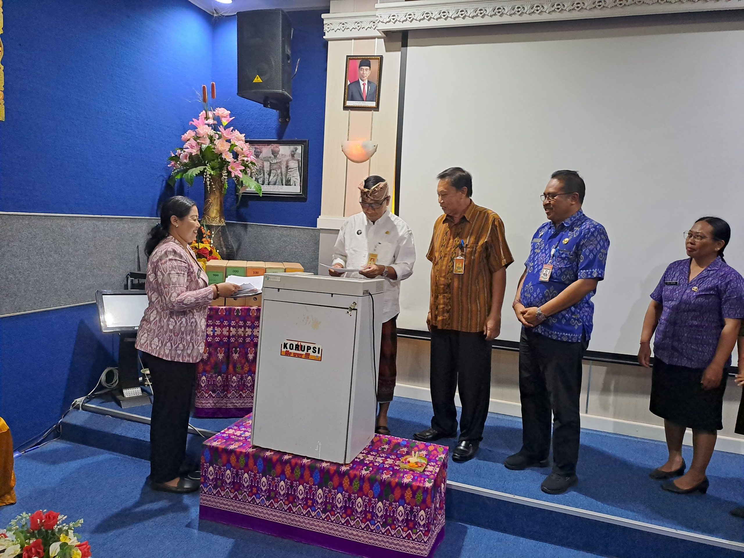 Tak Miliki Nilai Guna, Bapenda Kota Denpasar Musnahkan Ratusan Arsip
