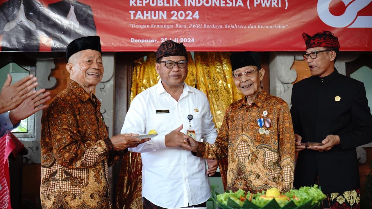 Sekda Alit Wiradana Harapkan PWRI Ikut Berpartisipasi Pembangunan Kota Denpasar