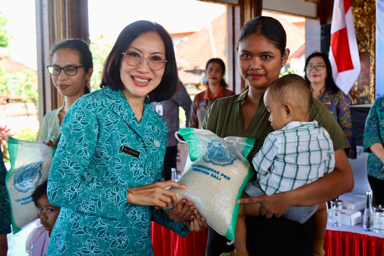 Fokuskan Cegah Stunting, Pj. Ketua TP PKK Bali Ajak Orangtua Kawal Tumbuh Kembang Anak