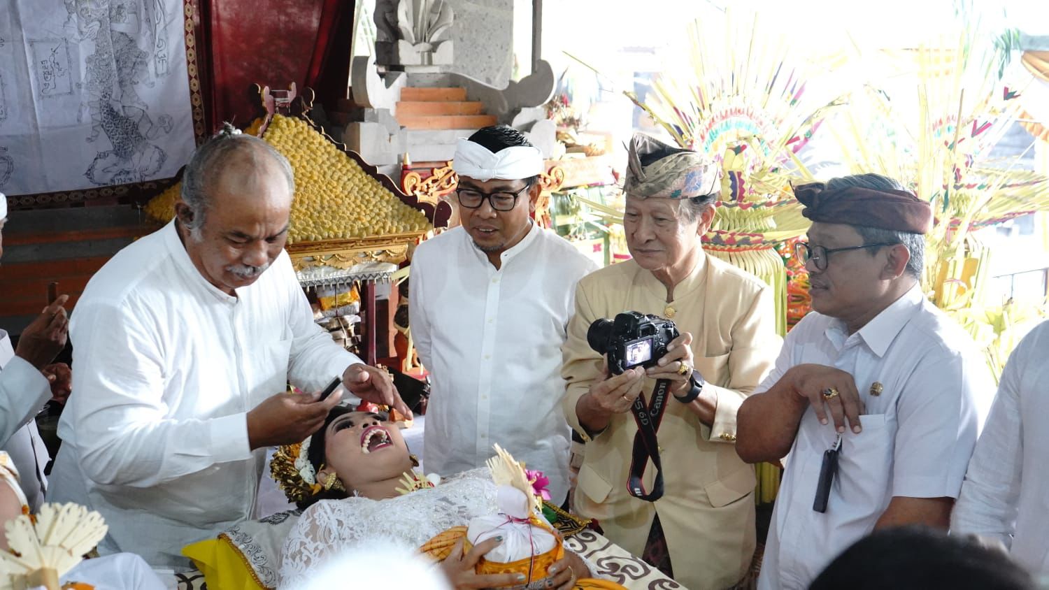 Prosesi Karya Atma Wedana MGPSSR, Wawali Arya Wibawa Hadiri Prosesi Potong Gigi