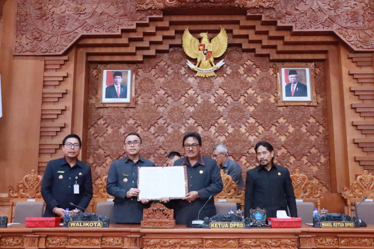 Rapat Paripurna DPRD, Walikota Jaya Negara Sampaikan KUA PPAS APBD 2024, dan Rancangan KUA PPAS APBD 2025
