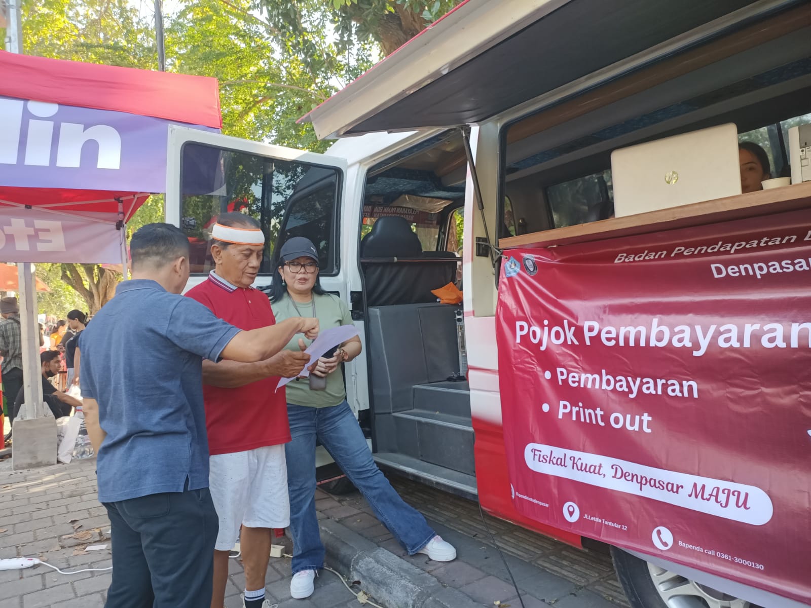 Wajib Pajak Antusias Manfaatkan Pelayanan Pajak PBB P2 di Car Free Day Renon 