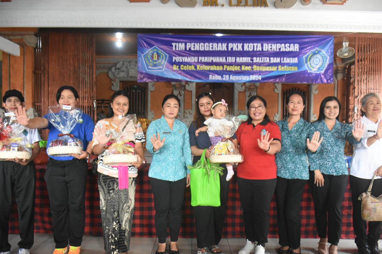 Sinergikan Posyandu Paripurna dan Safari Kesehatan, Pemkot Denpasar Serahkan BKB Kit Stunting