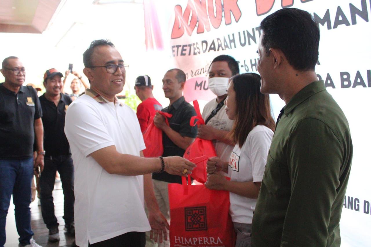 Walikota Jaya Negara Apresiasi Donor Darah Peringati HUT Ke-6 Himperra Bali