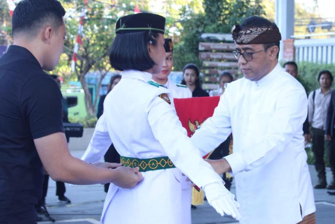 Walikota Jaya Negara Kukuhkan Paskibraka Kota Denpasar