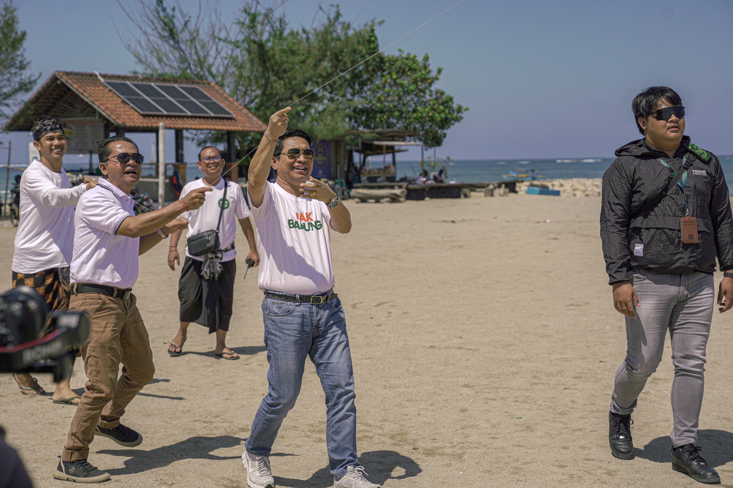 Sekda Badung Hadiri Lomba Layang-layang Jimbaran Kite Festival Xl