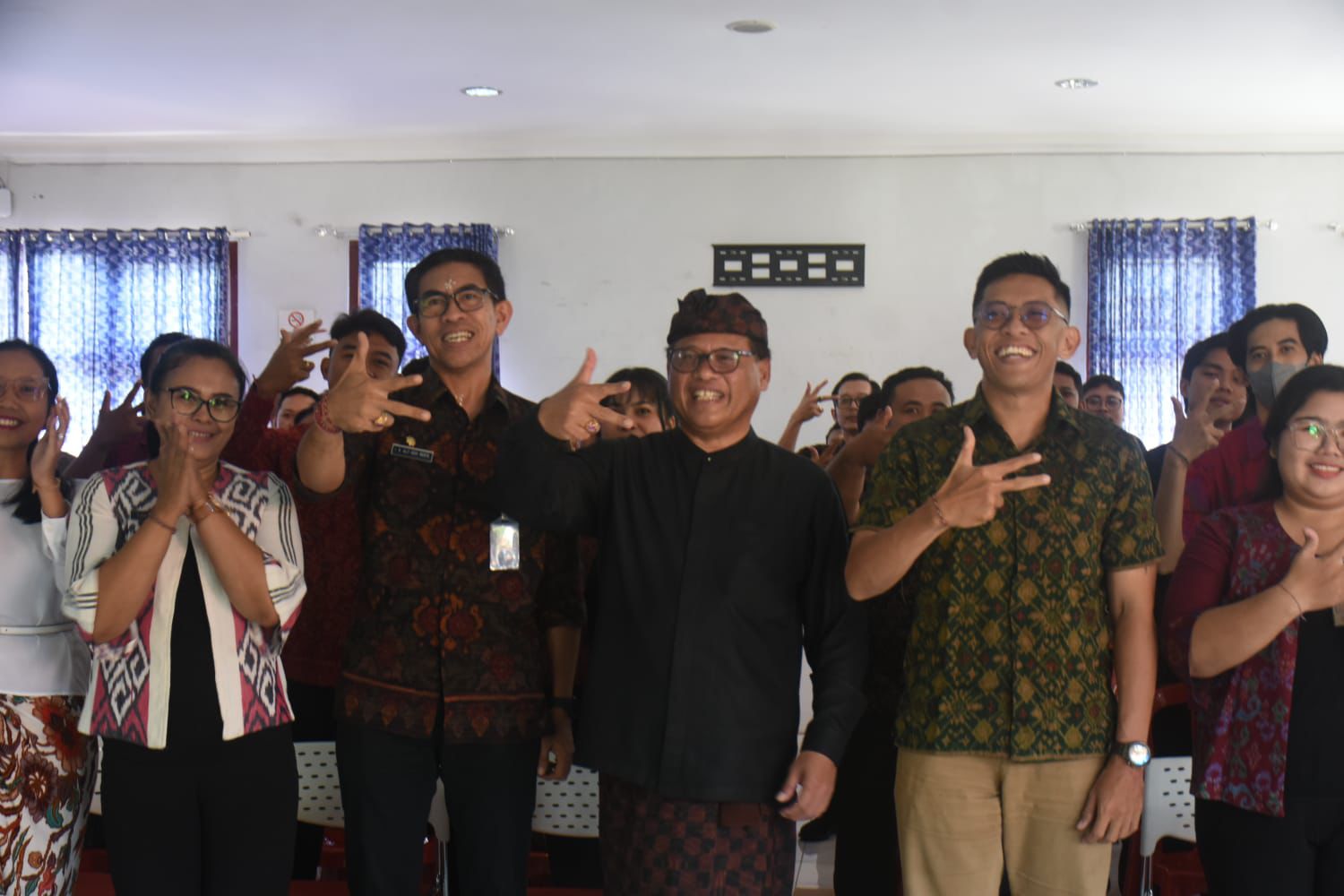 Sekda Alit Wiradana Buka FGD Media Sosial Kota Denpasar
