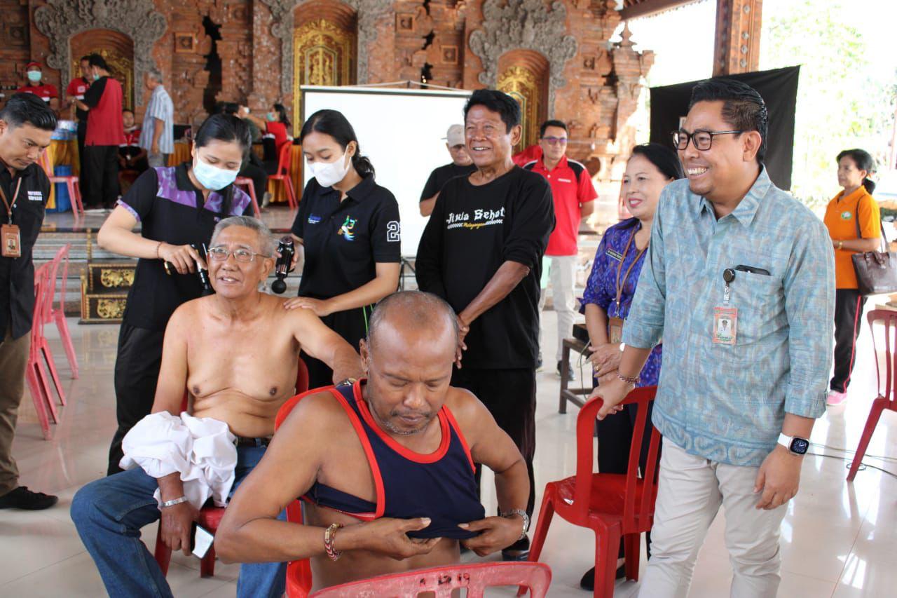 Tingkatkan Kesehatan Warga Menyeluruh, Pemkot Kembali Gelar Safari Kesehatan di Banjar Pitik