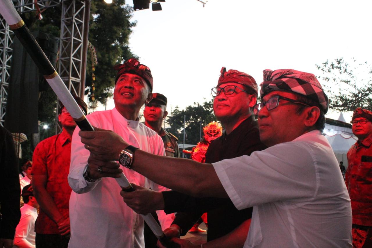 Sekda Alit Wiradana Buka Peguyangan Kaja Festival