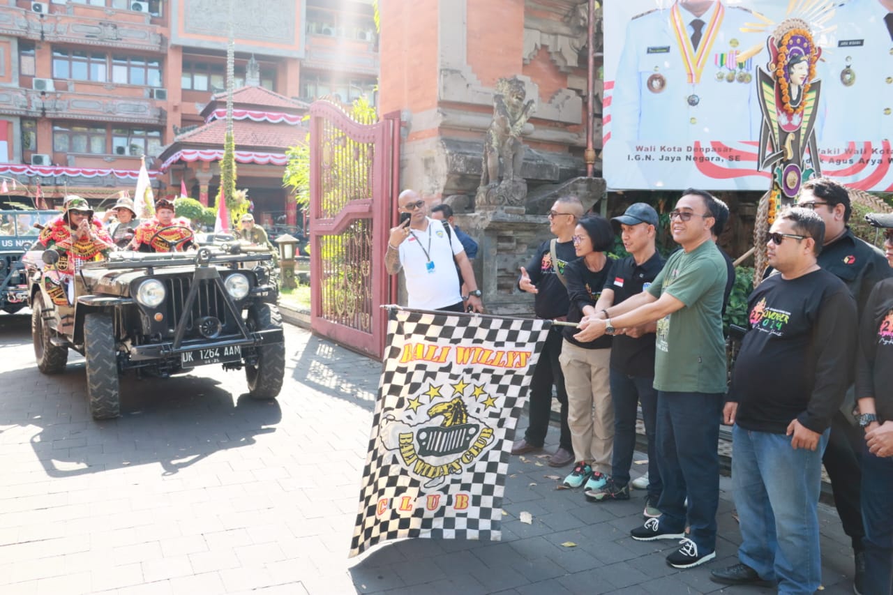 Memeriahkan HUT Ke-79 RI, Walikota Jaya Negara Lepas “Gema Damai” Bali Willyz Club