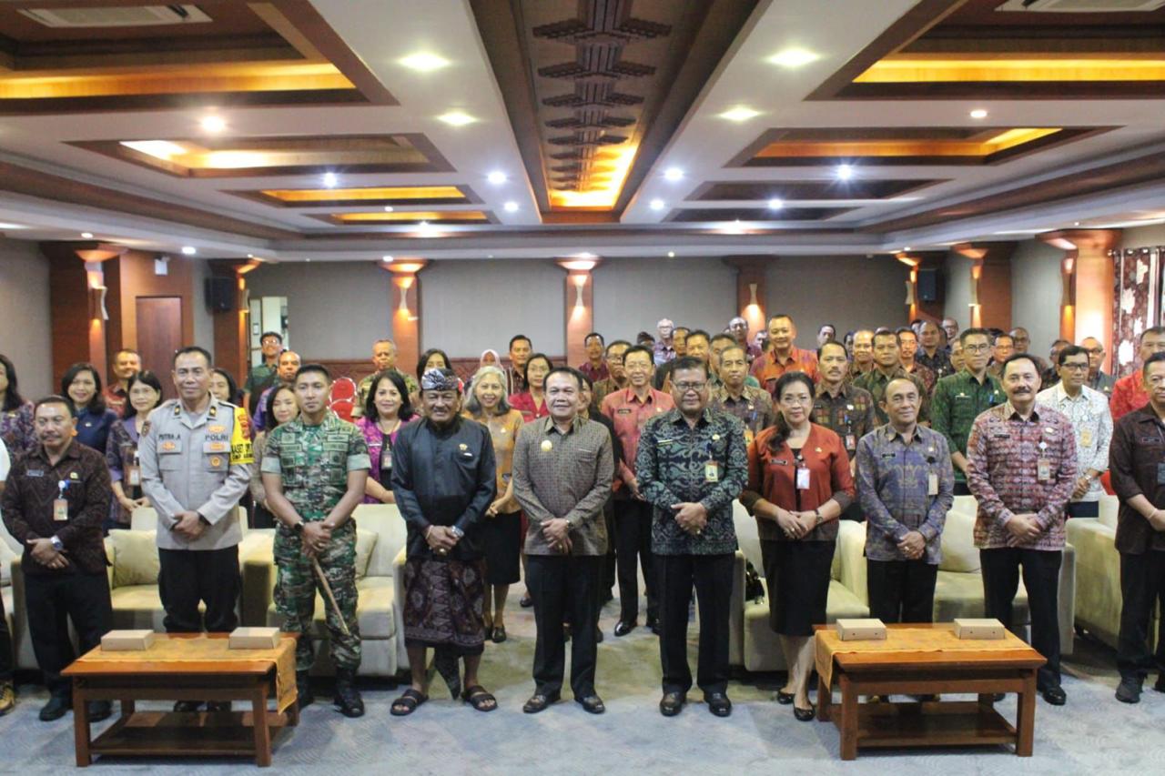 Pjs. Walikota Dewa Mahendra Pacu Semangat ASN dan Layani Masyarakat