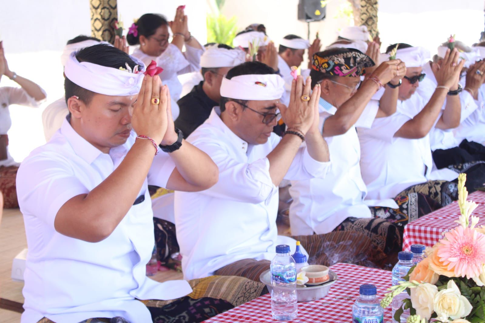 Walikota Jaya Negara Hadiri Upacara Malaspas, Mendem Pedagingan dan Macaru di Pura Kahyangan Desa Adat Sanur