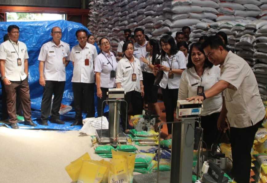 Jelang Hari Raya Galungan dan Kuningan, TPID Kota Denpasar Pantau Ketersediaan Beras di Gudang Bulog