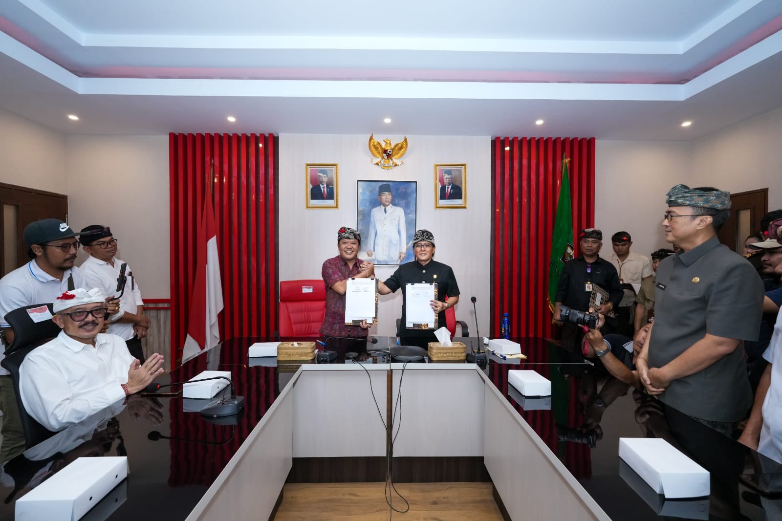 Pemkab Badung dan Bangli Tandatangani MoU Pembangunan Antar Daerah