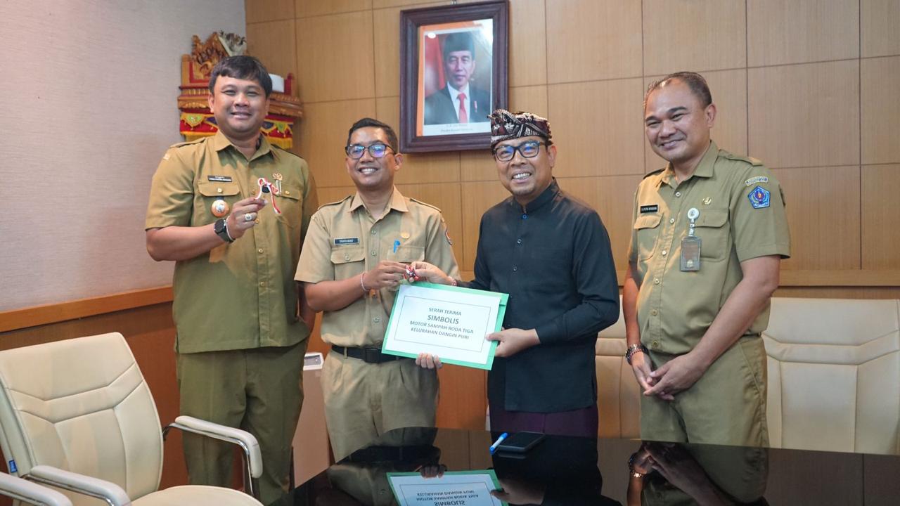 Dukung Penanganan Sampah, Pemkot Denpasar Serahkan 43 Unit Moci Kepada Desa/Kelurahan