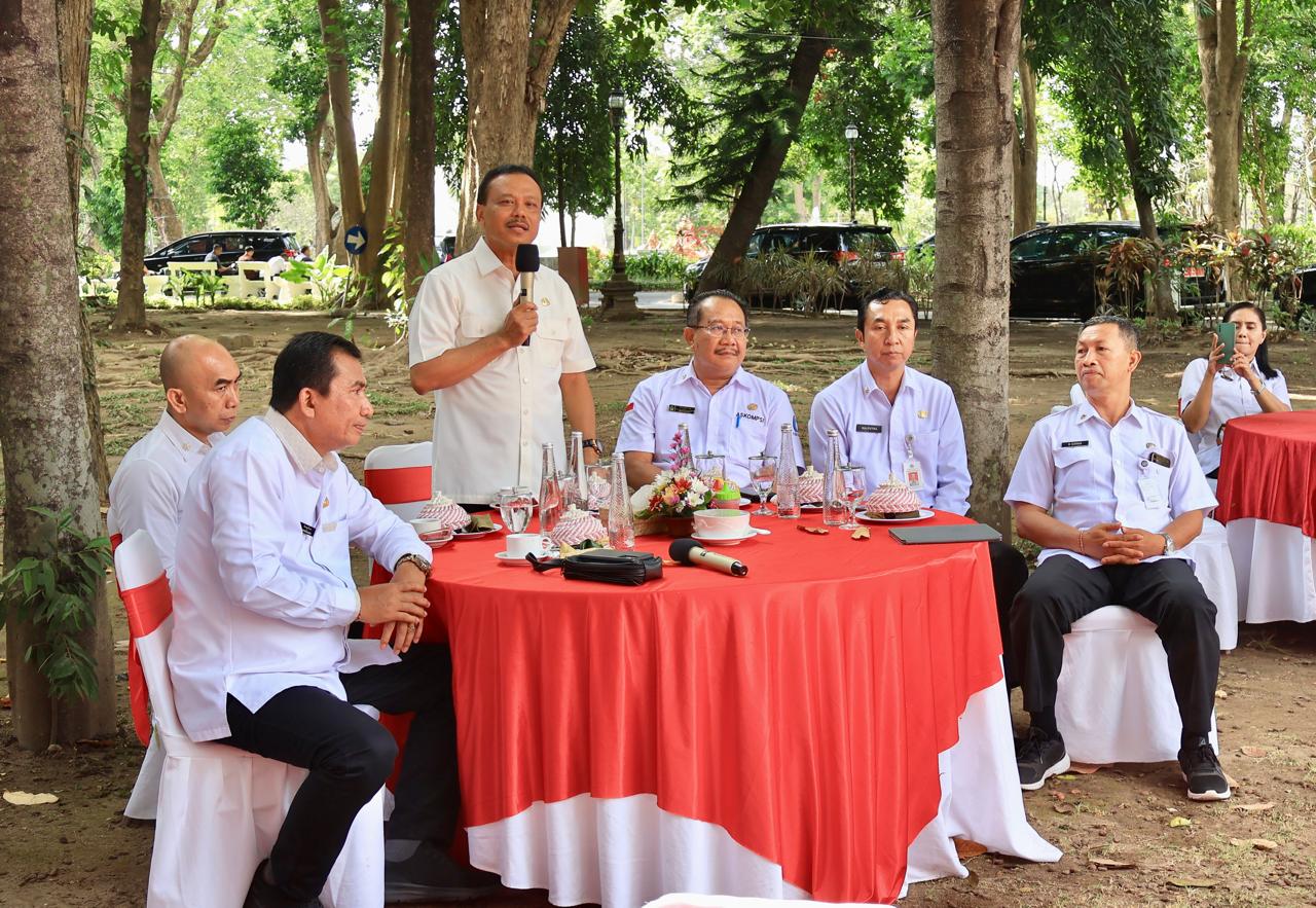 Gelar Ngopi Bareng, Sekda Dewa Indra Ajak Media Berkolaborasi Penuhi Hak Publik