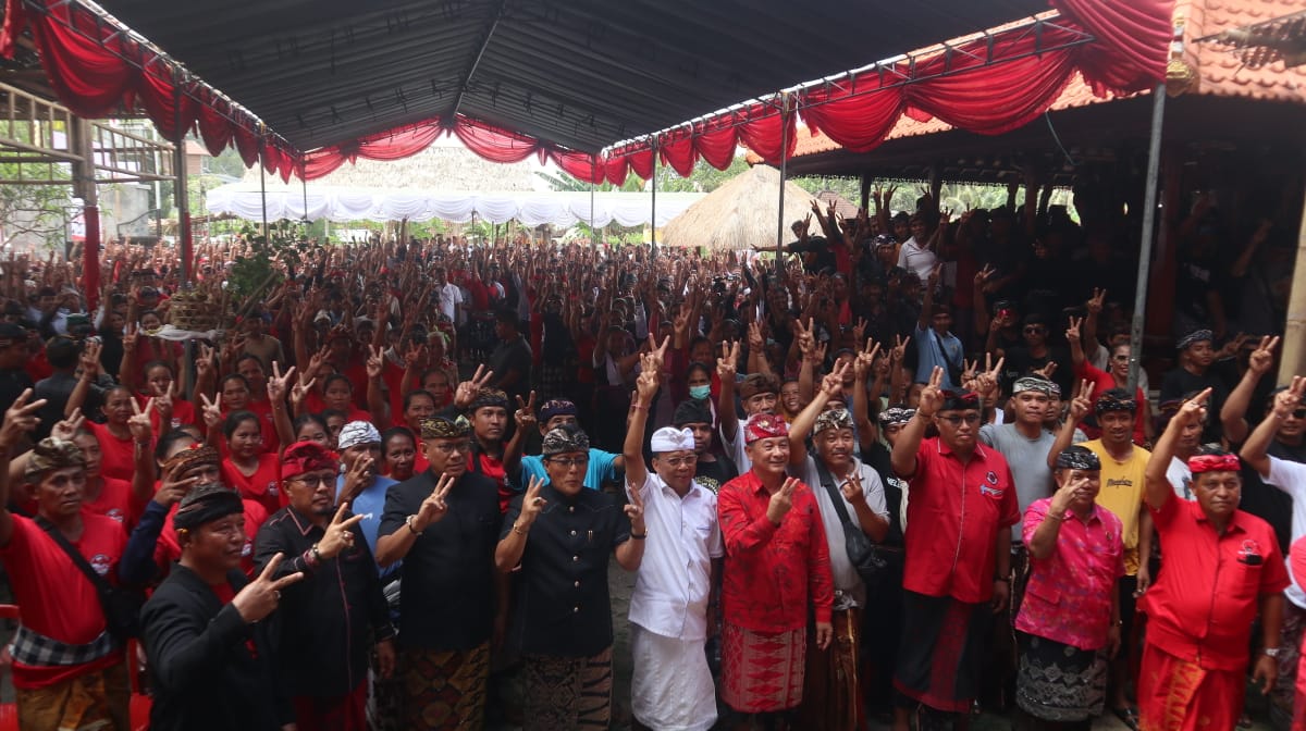 Ribuan Warga Abang Gemakan Koster – Giri Menang di Pilkada