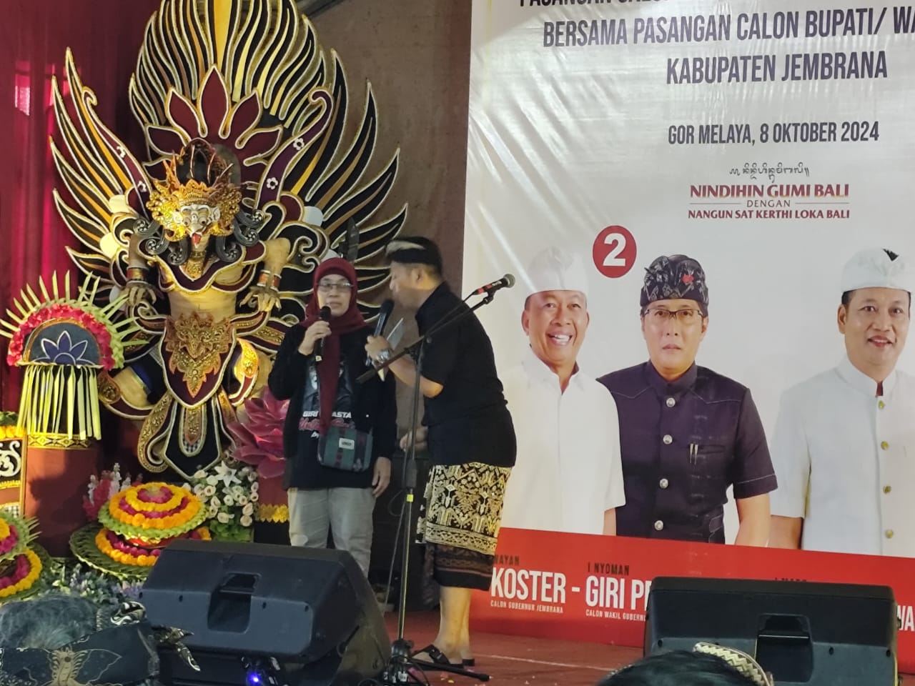 Wiwi Minta Ibu-ibu Coblos Nomor 2 Koster-Giri dan Bang-Ipat