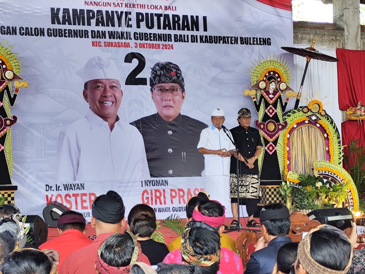Pasangan Komplit, Koster – Giri Saling Beri Pujian