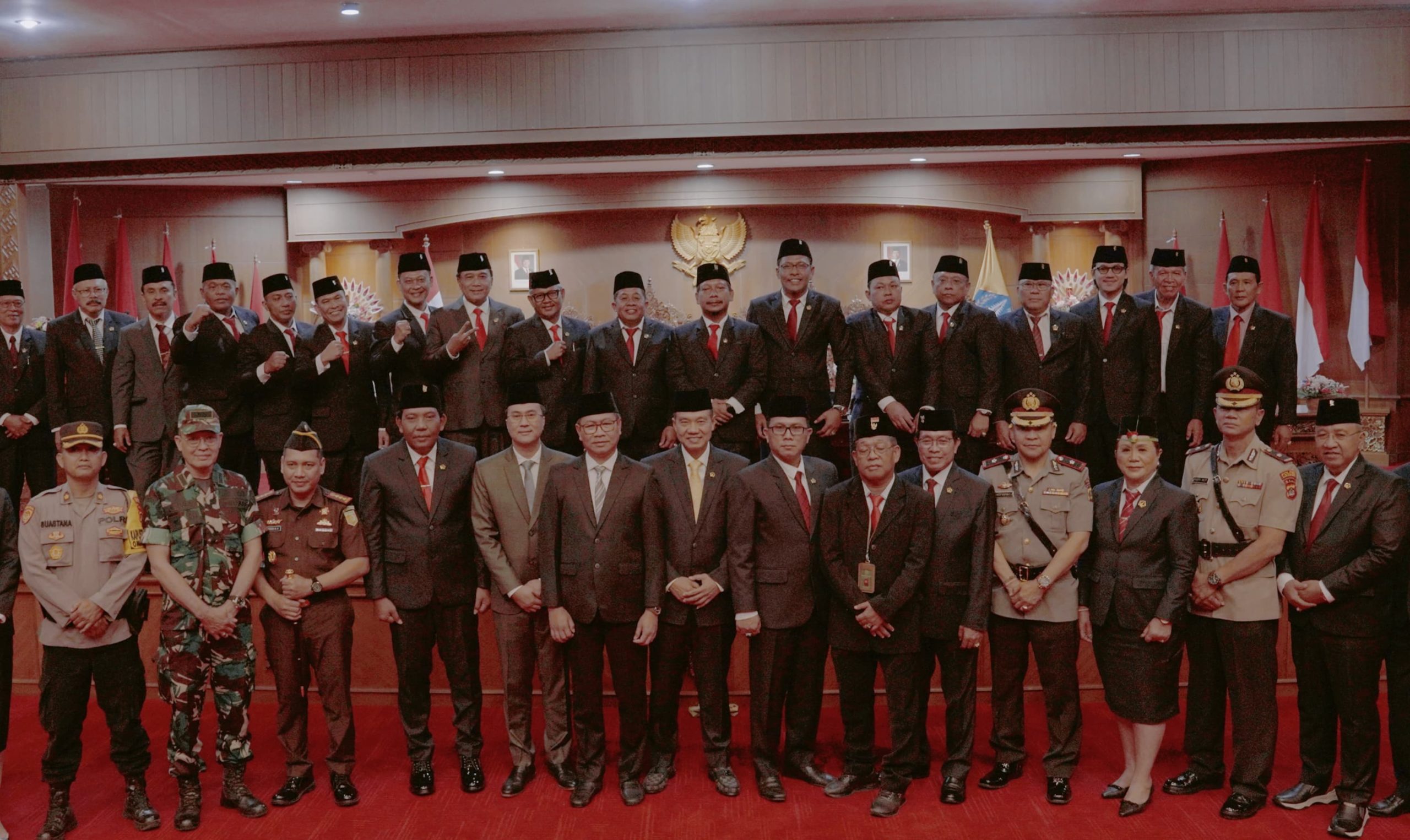 Plt. Bupati Suiasa Hadiri Pengangkatan PAW Anggota DPRD Badung Ni Luh Putu Sekarini