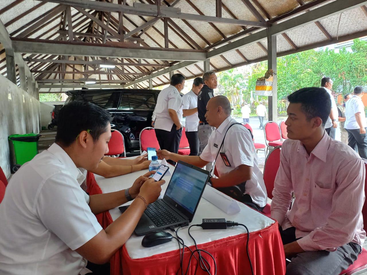 Disdukcapil Denpasar Gelar Perekaman KTP Elektronik di Empat Kecamatan