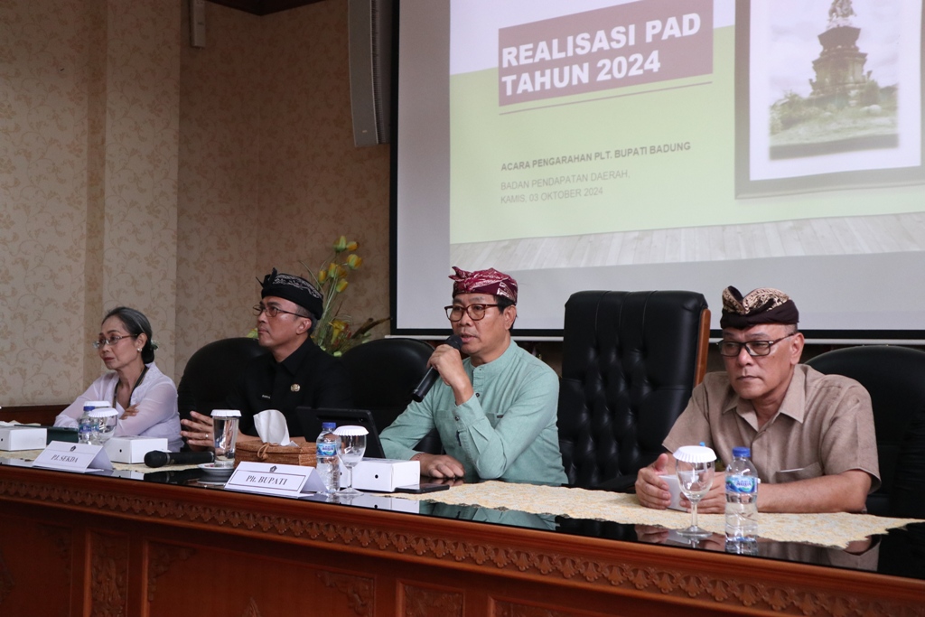 Plt. Bupati Suiasa Pimpin Rapat Koordinasi Dengan Bapenda Badung