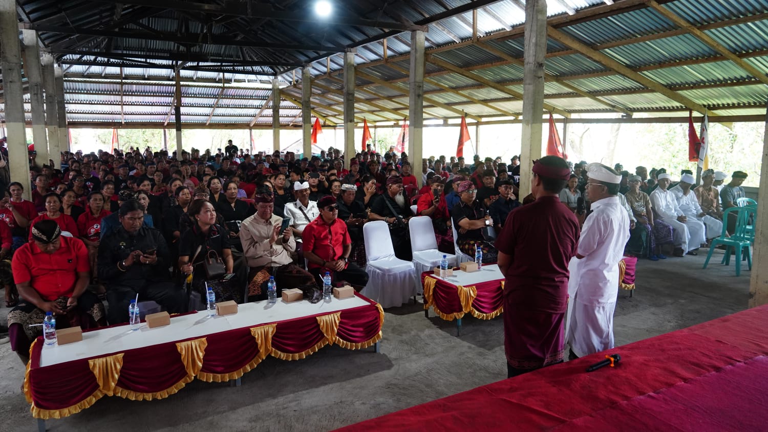 Kerendahan Hati Wayan Koster Saat Simakrama dengan Krama Bali