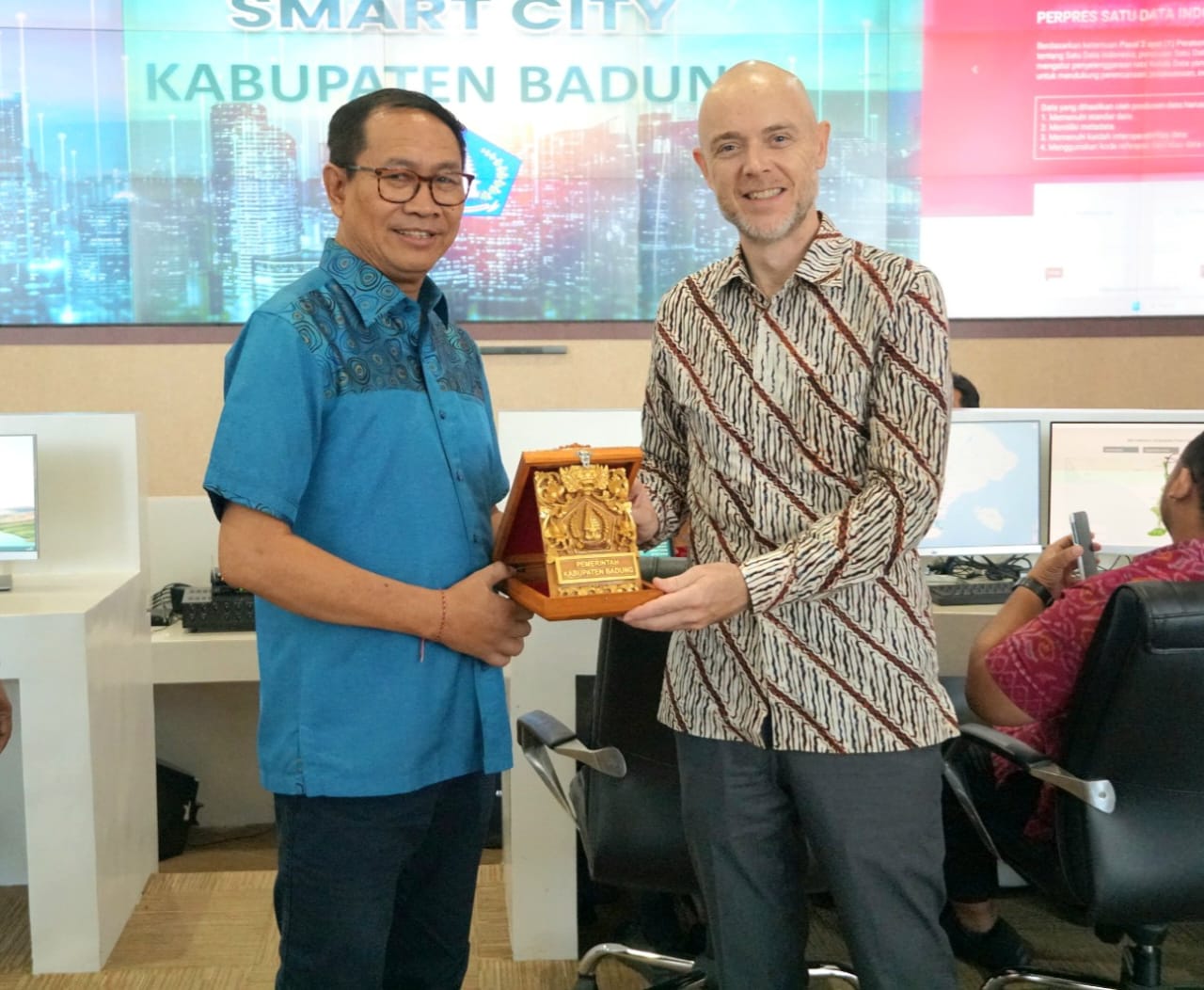Plt. Bupati Suiasa Terima Kunjungan Kedutaan Besar AS di Puspem Badung