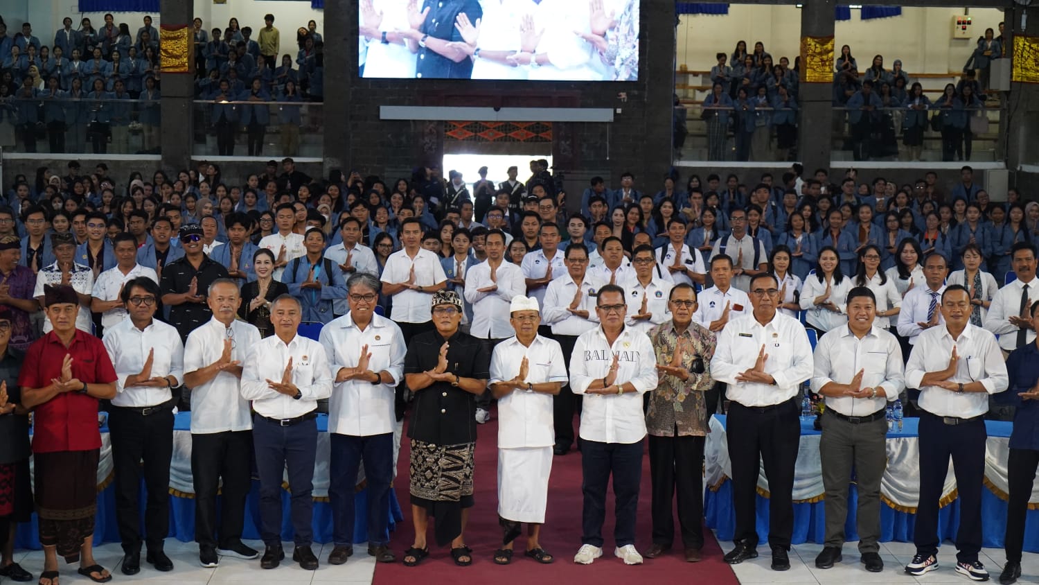 Koster Tegaskan Nyoman dan Ketut Tetap Harus Dilindungi