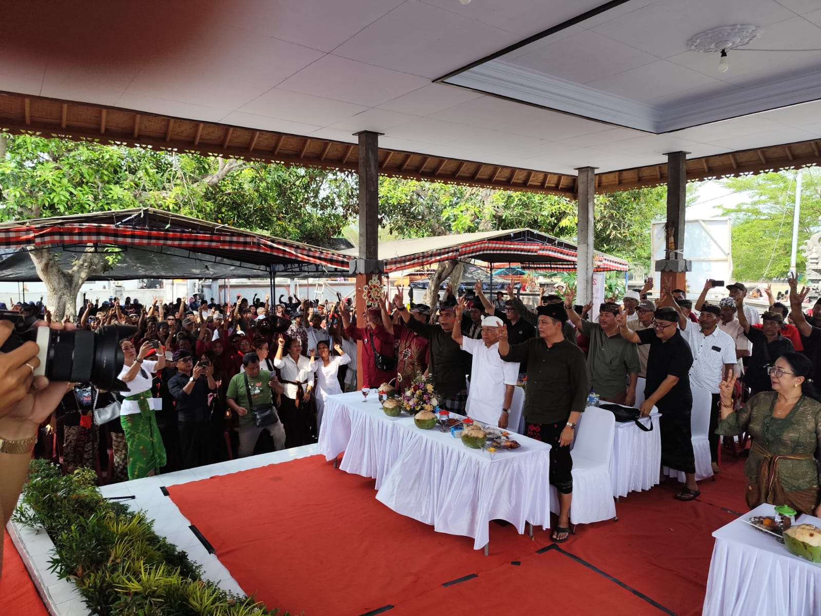 Ribuan Warga Gilimanuk Apresiasi Wayan Koster Berhasil Perjuangkan 458 Lahan SHM di Sumberklampok